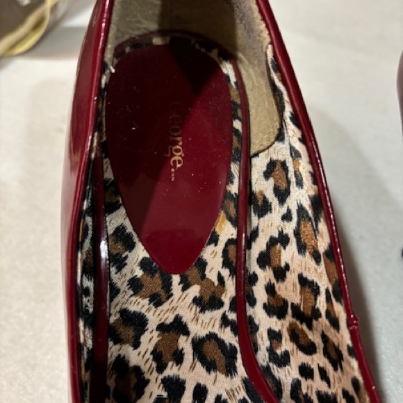 Women’s Size 7.5 George Brand Heeled Shoe in Red - Picture 5 of 6